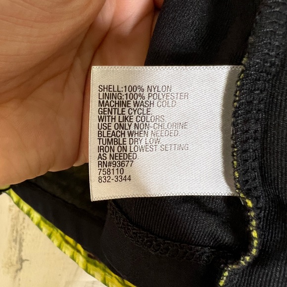 Worthington Women's Drape Neck Abstract Tiered Ruffle Top Yellow Black Size L - Picture 8 of 10